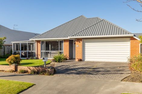 Photo of property in 2/52a Berkshire Drive, Avonhead, Christchurch, 8042