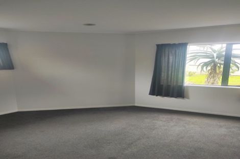 Photo of property in 38 Somerville Road, Shelly Park, Auckland, 2014