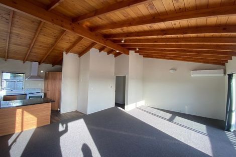 Photo of property in 2/8 Raines Avenue, Forrest Hill, Auckland, 0620