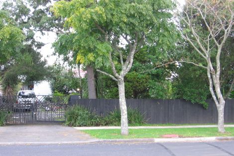Photo of property in 11 Ballance Avenue, Papatoetoe, Auckland, 2104