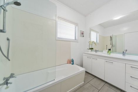 Photo of property in 107 Hyde Avenue, Richmond Heights, Taupo, 3330