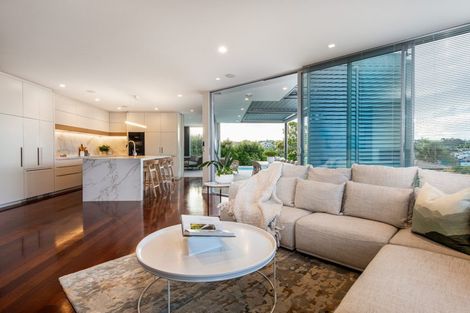 Photo of property in 3a Kowhai Road, Mairangi Bay, Auckland, 0630