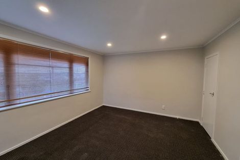 Photo of property in 19 Barrys Road, Glendene, Auckland, 0602