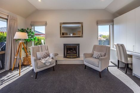 Photo of property in 16 Harrys Way, Redwood, Christchurch, 8051