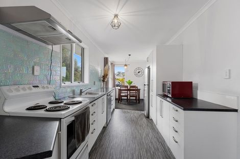 Photo of property in 39 Maratahu Street, Westown, New Plymouth, 4310