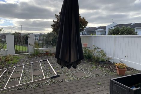 Photo of property in 3c/60 Masons Road, Oteha, Auckland, 0632