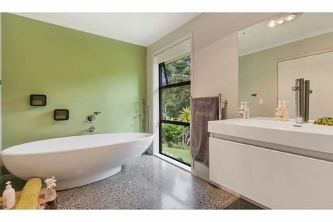 Photo of property in 433 Wairere Road, Waitakere, Henderson, 0782