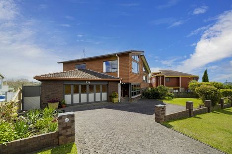 Photo of property in 1/72 Deep Creek Road, Torbay, Auckland, 0630