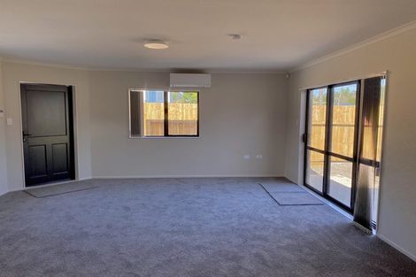 Photo of property in 51a Woodside Road, Massey, Auckland, 0614