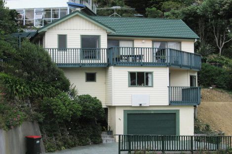 Photo of property in 26 Kellsmere Crescent, Island Bay, Wellington, 6023