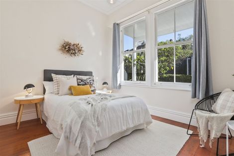 Photo of property in 17b Rodney Road, Northcote Point, Auckland, 0627