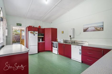 Photo of property in 12 Franklin Road, Paparoa, 0571