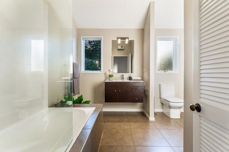 Photo of property in 12 Wairere Road, Torbay, Auckland, 0630