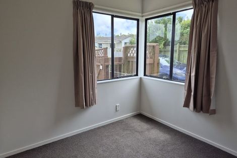 Photo of property in 60 Guadeloupe Crescent, Grenada Village, Wellington, 6037