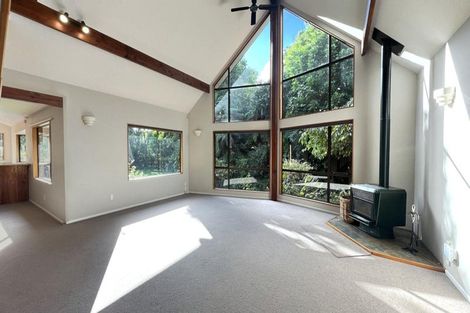 Photo of property in 24 Manu Grove, Waikanae, 5036