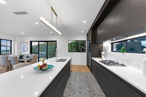 Photo of property in 27 Tannaghmore Drive, Flat Bush, 2019