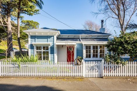 Photo of property in 10 Kowhai Street, Eastbourne, Lower Hutt, 5013