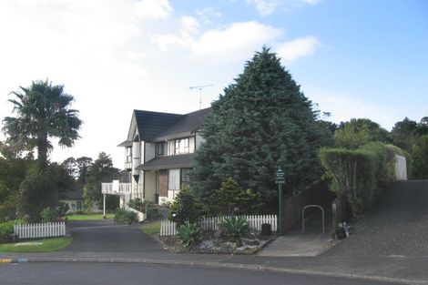 Photo of property in 31 Ravenstone Place, Chatswood, Auckland, 0626