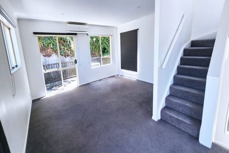 Photo of property in 2/33 Hawker Street, Mount Victoria, Wellington, 6011