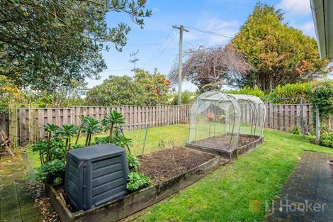 Photo of property in 2 Haratua Place, Springfield, Rotorua, 3015