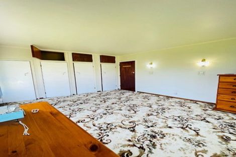 Photo of property in 31 Te Atatu Road, Te Atatu South, Auckland, 0610