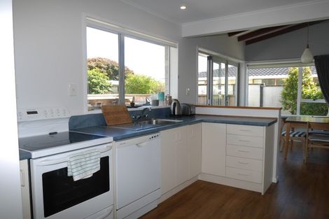 Photo of property in 39 Andrew Street, Waikanae, 5036