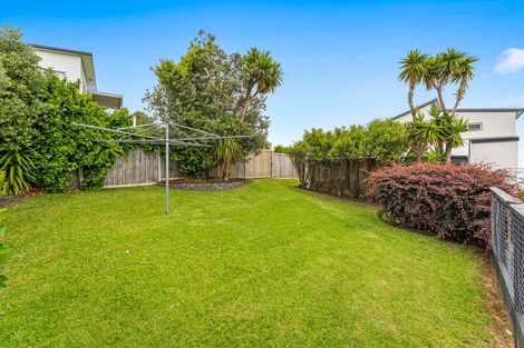Photo of property in 33 Totara Road, Stanmore Bay, Whangaparaoa, 0932