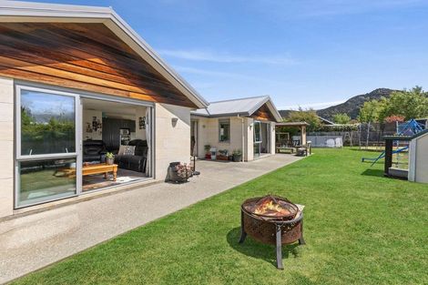 Photo of property in 30 Ash Avenue, Albert Town, Wanaka, 9305