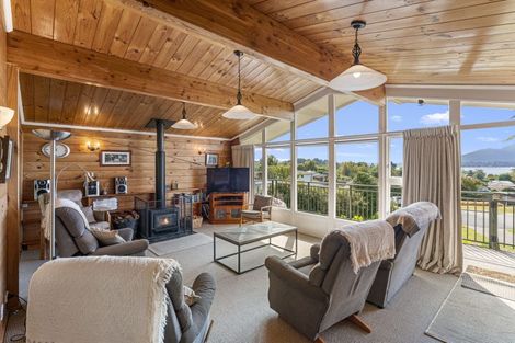 Photo of property in 8 Earle Place, Acacia Bay, Taupo, 3330