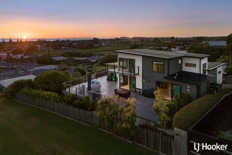 Photo of property in 39b The Crescent, Waihi Beach, 3611