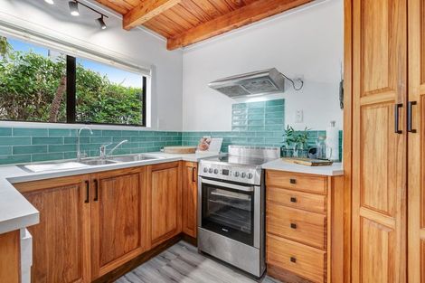 Photo of property in 22b Stanmore Bay Road, Stanmore Bay, Whangaparaoa, 0932