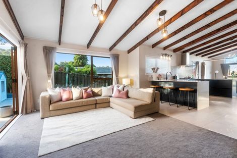 Photo of property in 30 Meadowvale Avenue, Forrest Hill, Auckland, 0620