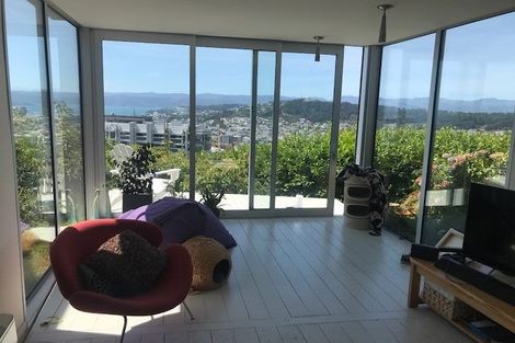 Photo of property in 102 Kelburn Parade, Kelburn, Wellington, 6012