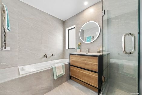 Photo of property in 2 Rothwell Place, Sunnyhills, Auckland, 2010