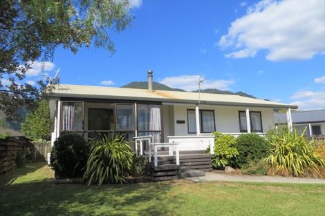 Photo of property in 32 Stirling Street, Te Aroha, 3320