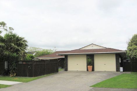 Photo of property in 4 Evanda Crescent, Conifer Grove, Takanini, 2112