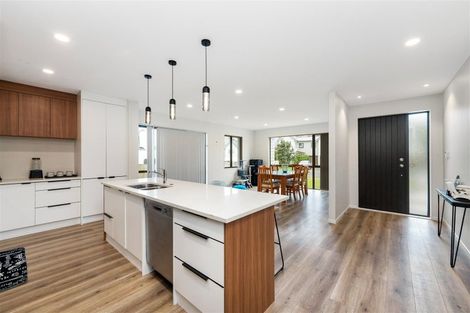 Photo of property in 112 Parkview Drive, Gulf Harbour, Whangaparaoa, 0930