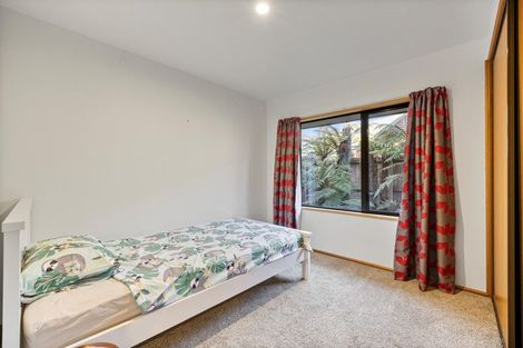 Photo of property in 8 Brockhall Lane, Avonhead, Christchurch, 8042