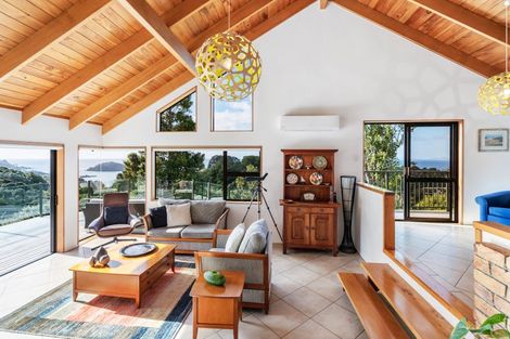 Photo of property in 347 Rockell Road, Whananaki, Hikurangi, 0181