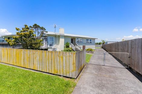 Photo of property in 22 President Avenue, Papakura, 2110