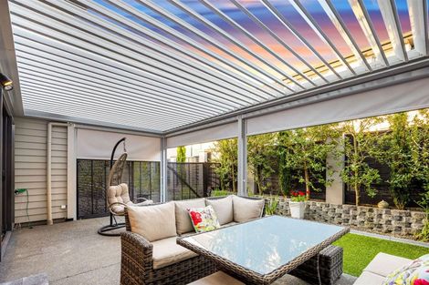 Photo of property in 24a Bluefin Way, West Harbour, Auckland, 0618