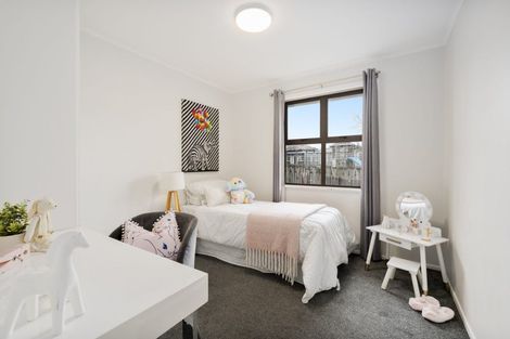 Photo of property in 50 Barrys Road, Glendene, Auckland, 0602