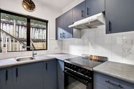Photo of property in 92 Heta Road, Highlands Park, New Plymouth, 4312