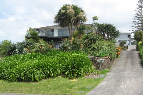 Photo of property in 884 Whangaparaoa Road, Manly, Whangaparaoa, 0930