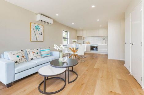 Photo of property in 1/43 Clevedon Road, Papakura, 2110