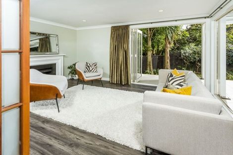 Photo of property in 72b Parr Terrace, Castor Bay, Auckland, 0620