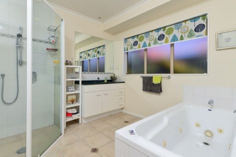 Photo of property in 76 Cairns Crescent, Rototuna, Hamilton, 3210