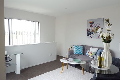 Photo of property in 2/46 Hollowout Street, Takanini, 2112