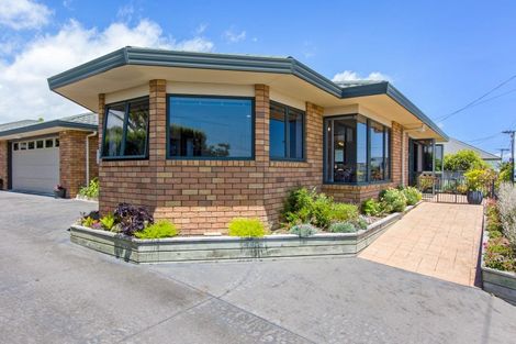 Photo of property in 1/18 Karamu Street, Te Atatu Peninsula, Auckland, 0610