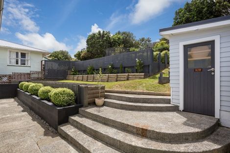 Photo of property in 14 Lynda Avenue, Paparangi, Wellington, 6037